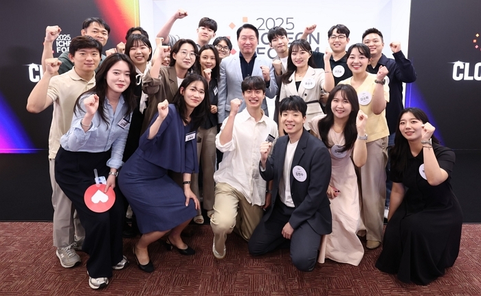 사진3. 2025 이천포럼_폐막_단체.jpg