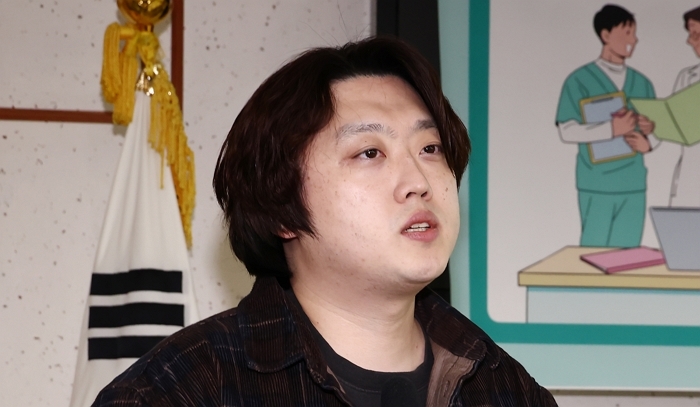 origin_국회토론회서발제하는박단전공의협의회비대위원장.jpg