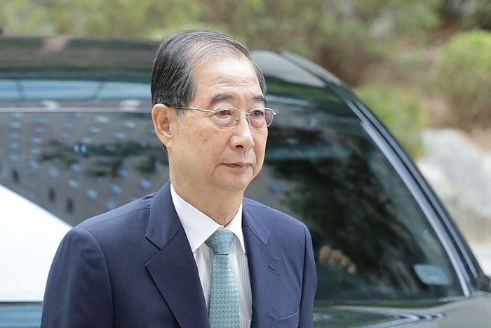 한덕수 전 총리, 13시간 반 ‘마라톤 조사’ 후 침묵 속에 귀가... 특검, 구속영장 청구 방침