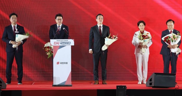 “곧 윤 전 대통령 만날 것” 국민의힘 새 지도부 ‘반탄파’ 압승에... 조국 “말도 안 된다”