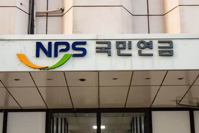 사망보험금 ‘언제’ 받을까?... “55살부터 20년간 월 30만원씩 받기 vs 죽어서 1억 남기기”