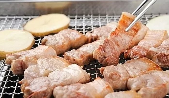 “제주서 먹은 흑돼지가 포르투갈산?”... 휴가철 원산지 둔갑 식당 300여 곳 ‘무더기’ 적발