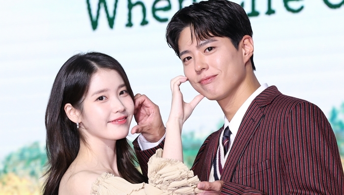 origin_아이유·박보검사랑의향기폴폴.jpg