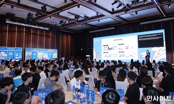 [사진 1] 롯데는 22일 L7 웨스트레이크 하노이 바이 롯데에서 _2025 롯데 글로벌 잡페어_를 개최했다. 이 날 행사에는 베트남 ~.jpg