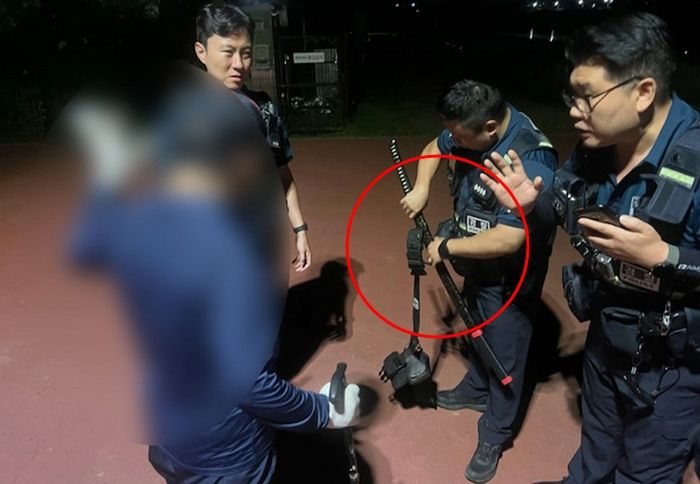 파주 공원서 1m짜리 칼 차고 산책하던 남성 “신변 보호를 위해 차고 다녔다”