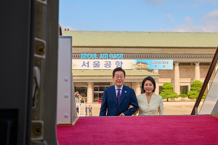 origin_김여사美치매전문복지기관방문…한국돌봄현장에도적용노력.jpg