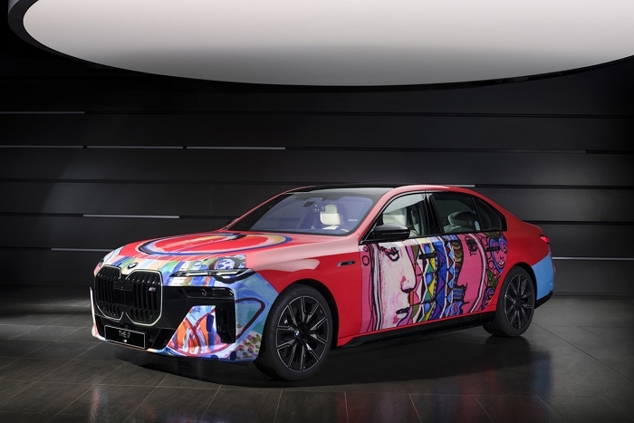 BMW, ‘프리즈 서울 2025’ 공식 파트너로 참가... 이건용 작가와 특별 협업