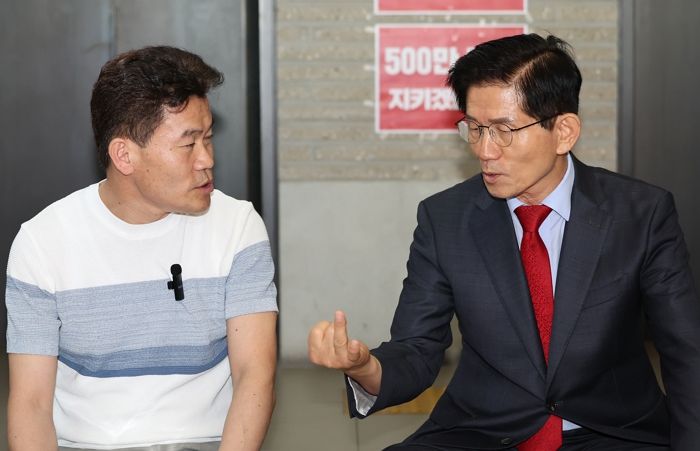 전한길 ‘전당대회 패배’ 김문수에 “내게 사과하고 정계 은퇴하라”