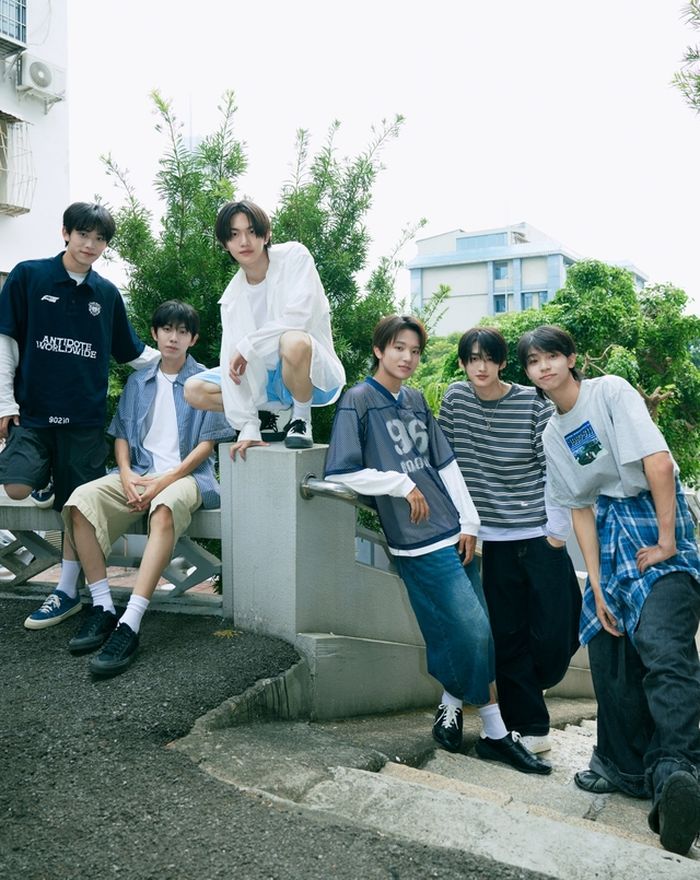 JYP 중국 보이그룹, 박진영 지원 사격 받으며 데뷔... 이름은 ‘뻔푸소년CIIU’