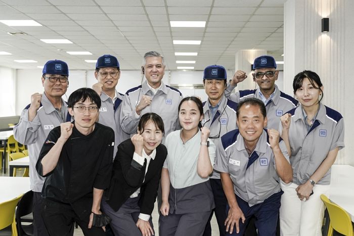 헥터 비자레알 한국GM 사장, 창원공장 방문해 임직원 격려