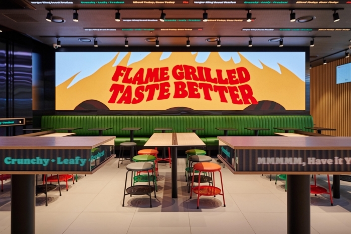[사진자료2] 버거킹 서울역점 ‘새단장’…디지털 콘셉트로 리뉴얼.jpg