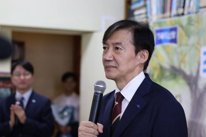 “서울서 잘사는 청년일수록 극우” 기사 공유한 조국에 국힘이 보인 반응