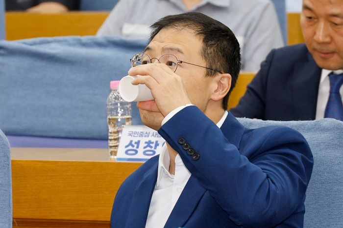 ‘국힘 탈당’ 김상욱 “尹, 만찬시 ‘소맥 폭탄’ 강제로 돌렸다”