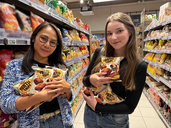 오리온 꼬북칩, ‘미식의 본고장’ 프랑스에서도 통했다... 까르푸 1200개 전 매장 동시 입점