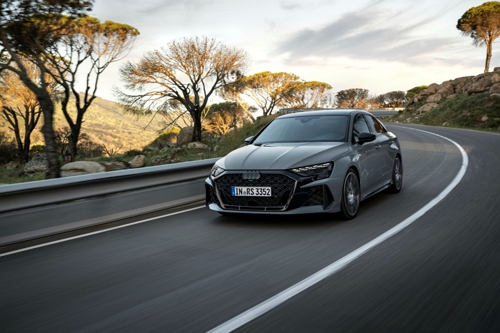 아우디코리아, ‘RS3’ 부분변경 모델 출시... “400마력 5기통 엔진 탑재한 ‘데일리 스포츠카’”