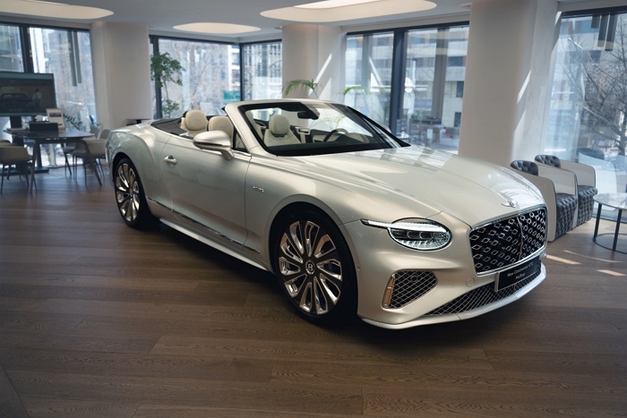 벤틀리, 8년 만에 한국 시장에 ‘더 뉴 컨티넨탈 GTC’ 출시