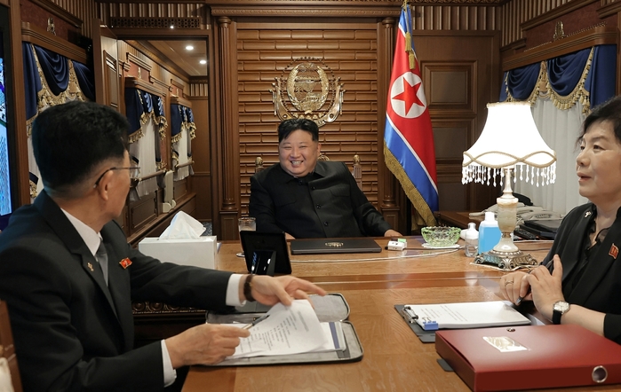 origin_김정은中열병식서다자외교데뷔전…딸주애동반의미는.jpg