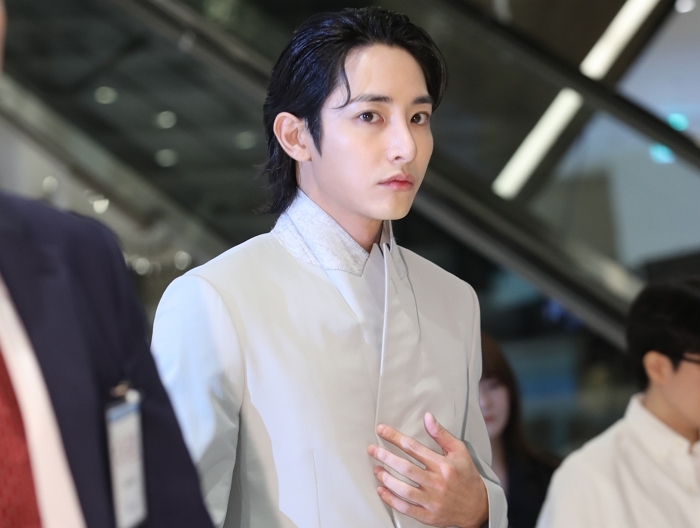 origin_이수혁냉미남.jpg