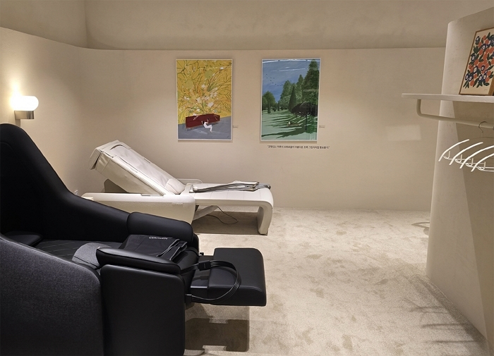 (사진자료3) ‘세라젬 아트, 쉼 By 꼴렉뜨 핑크’ 척추존.jpg