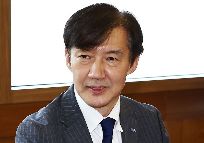 조국, ‘성비위 사건’ 폭로 후 혁신당 떠난 강미정에... “조금 더 서둘렀어야, 마음 무겁고 아파”