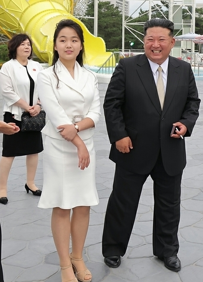 origin_北백두혈통의여전한명품사랑…리설주는구찌·주애는까르띠에.jpg