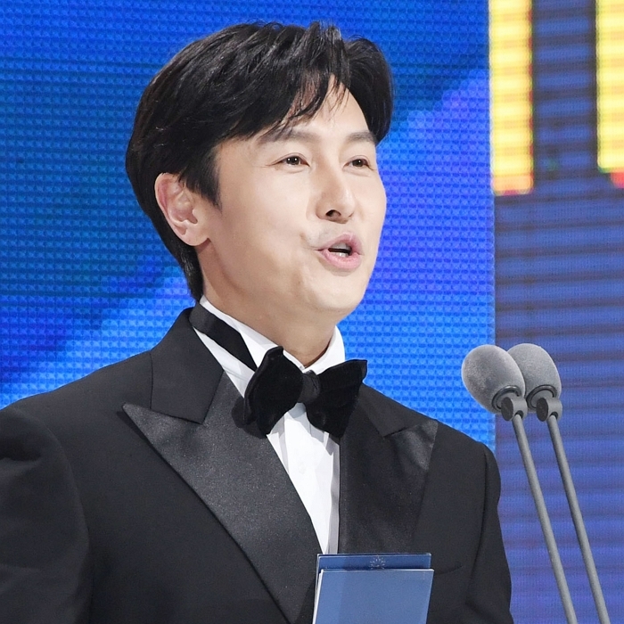 origin_김동완시상하러왔어요.jpg