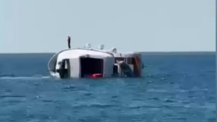 fa860e4c-video-yacht-sinking-black-sea-002.jpg