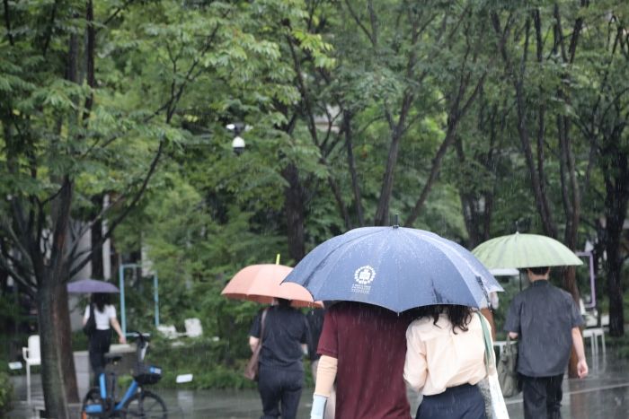 주말, 전국에 ‘비’ 내린다... “시간당 50mm 폭우 주의해야”