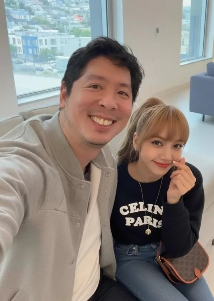 “리사와 즐거운 시간 보내고 셀카 한 장”... 美 사업가가 올린 사진의 진실
