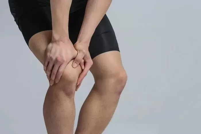 “한 입만 더”... 잠들기 2시간 전 먹는 야식 OOOO 위험 높인다