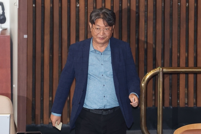 origin_차명주식거래의혹이춘석의원본회의참석.jpg