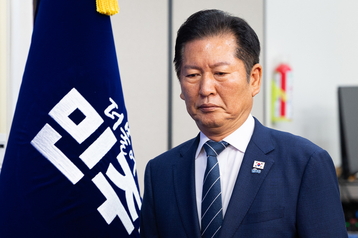 origin_최고위회의참석하는정청래.jpg