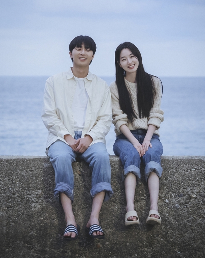 ‘경도를 기다리며’ 박서준·원지안, ‘20살 새내기 커플’로 설레는 투샷