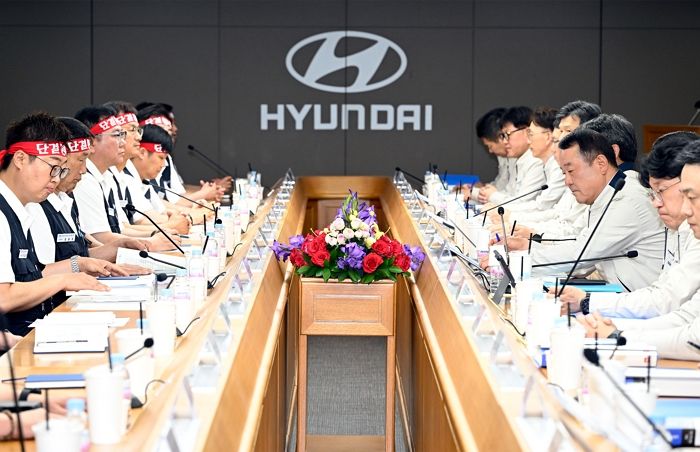 현대차 노사, 임단협 잠정합의... “기본급 10만원 인상·성과급 450% 지급”