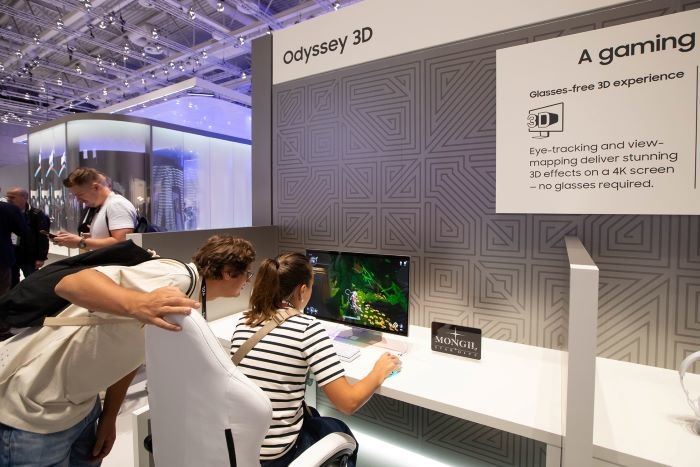 넷마블-삼성전자, IFA 2025서 ‘몬길: STAR DIVE’ 3D 시연 성공