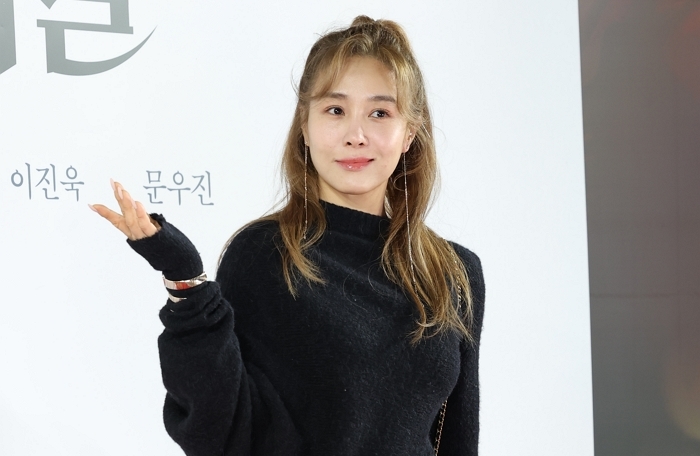 origin_옥주현영화관패션은검은드레스.jpg