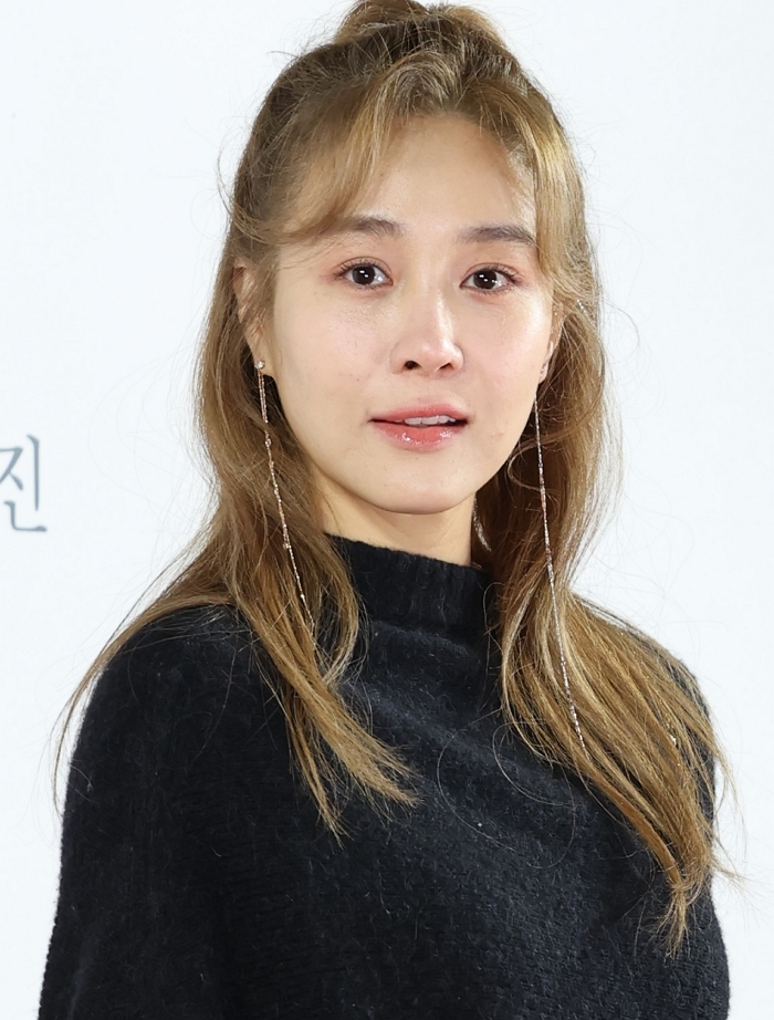origin_옥주현검은수녀들VIP시사회참석.jpg