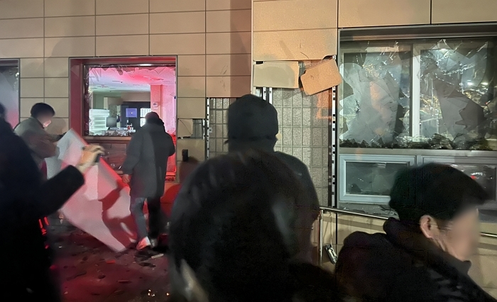 origin_尹지지자난동에서부지법아수라장.jpg