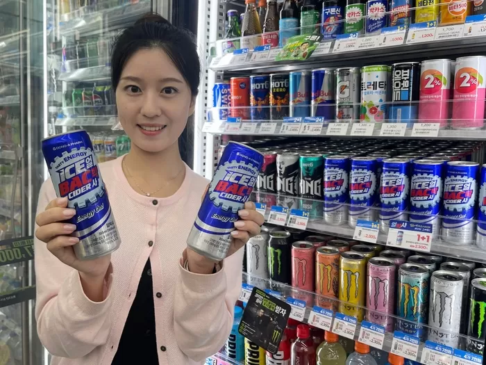 포카리스웨트·코카콜라 벽 깼다... 음료 매출 1위 달성한 GS25 편의점 음료의 정체