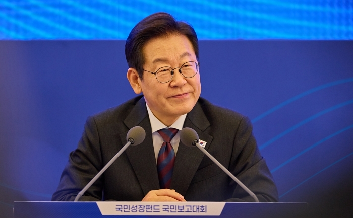李대통령 “가짜뉴스로 아들 인생 망쳐... ‘징벌 배상’ 유튜브도 포함해야”