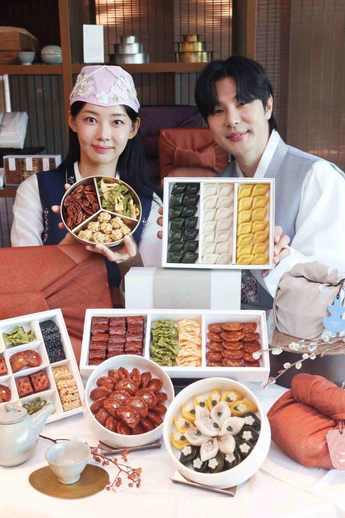 명절에도 갓생... 신세계백화점이 만든 ‘전통+현대’ 퓨전 추석 선물 세트