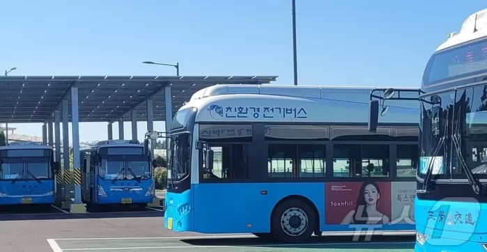 제주 버스요금 인상 내년으로 연기…도민 부담 고려 - 뉴스1