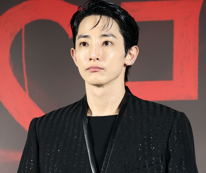 origin_이수혁짙은잘생김.jpg