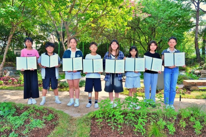3. [롯데백화점] 서울시 중구에 위치한 장충초등학교에서 