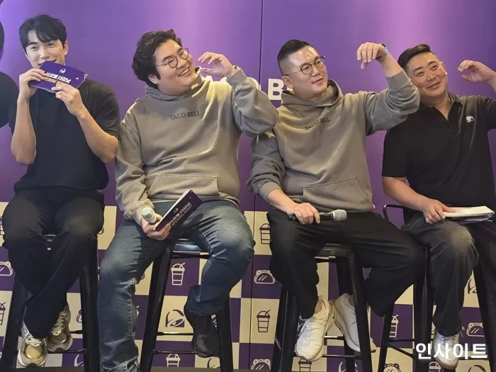 (왼쪽부터)손승현 KFC 코리아 타코벨 마케팅 총괄(CMO), 한종수 KFC 코리아 타코벨 총괄 본부장, 신호상 KFC 코리아 대표, 전영욱 KFC 코리아 R&D센터 팀장 / 사진=인사이트