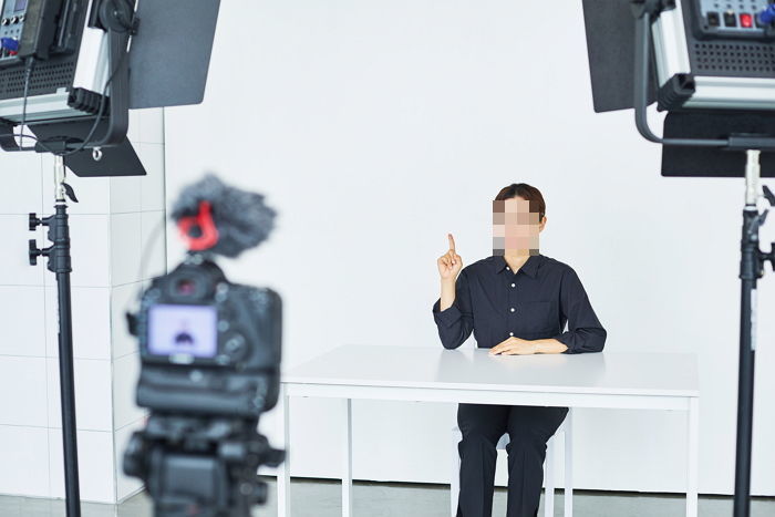 “오빠, 조금만 더 뒤로 가”... 조회수에 목숨 건 유튜버, 여친 부추김에 결국 사고