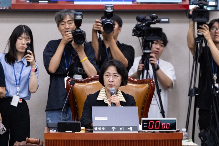 나경원 감싸던 국힘 곽규택, 사별한 박지원에 “사모님 뭐하세요?”... 민주당 “윤리위 제소할 것”