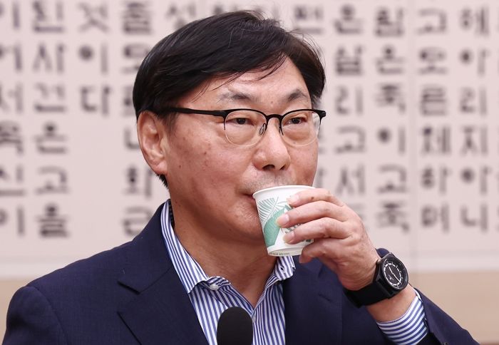 법무부, ‘쌍방울 대북송금 사건’ 이화영 검찰조사중 ‘연어회·소주 파티’ 정황 확인