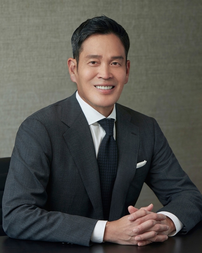 신세계그룹, 경제 불황 속 ‘신입 공채’ 진행... “인턴십 폐지, 한달 빨리 입사”