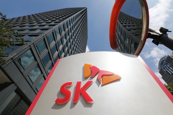 국가 경제 책임진다는 마인드... SK그룹 ‘청년 8000명 채용’ 통 큰 결단